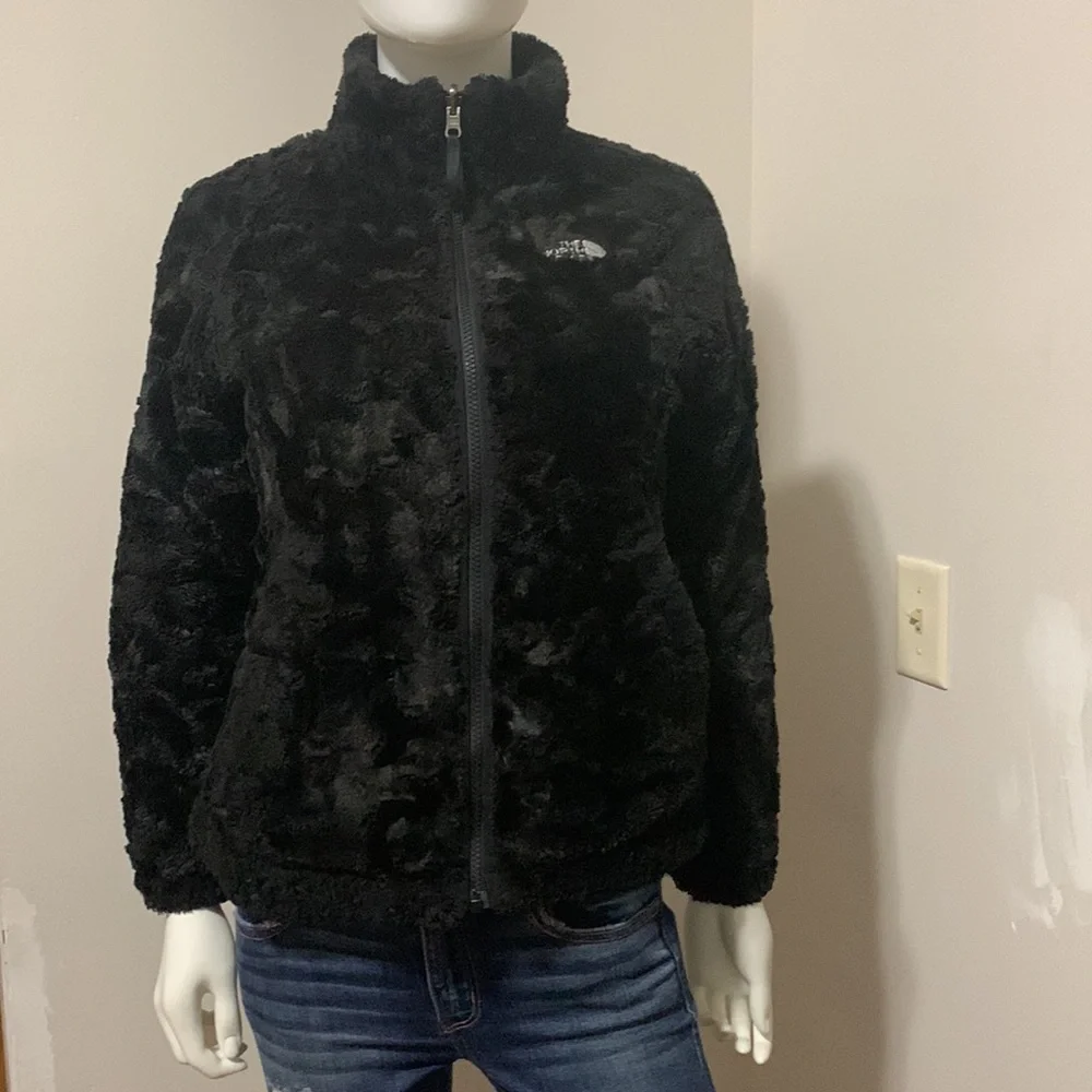The North Face Kids Black Quilted Puffer Jacket - Picture 2 of 15